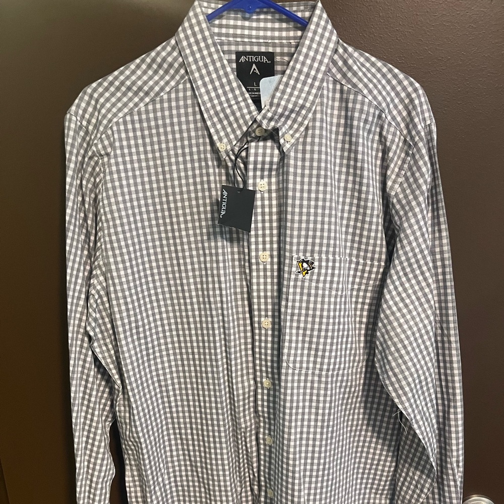 Antigua Pittsburgh Penguins Themed Large Button Down Shirt